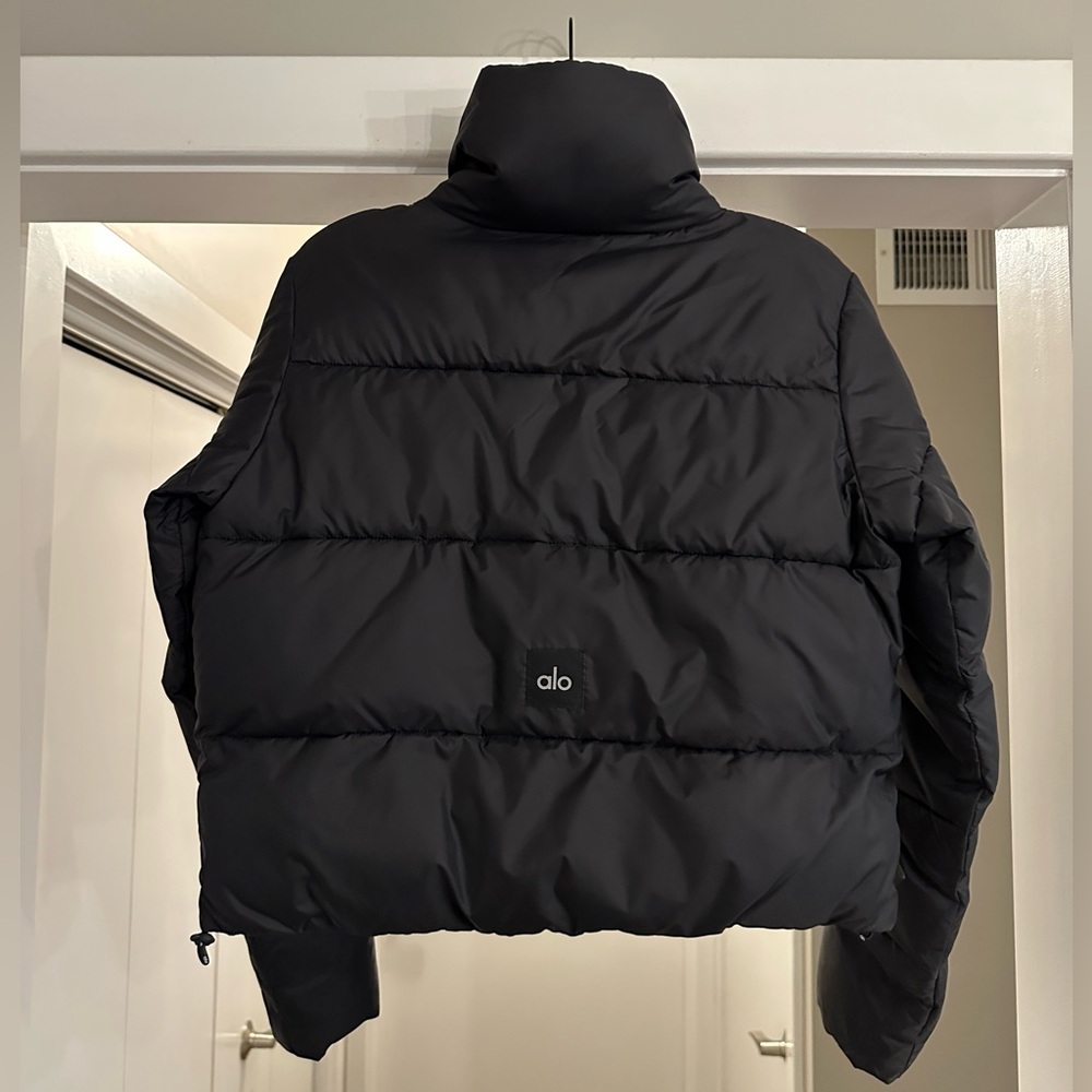 Alo Gold Rush Puffer in Black XS - Picture 4 of 9